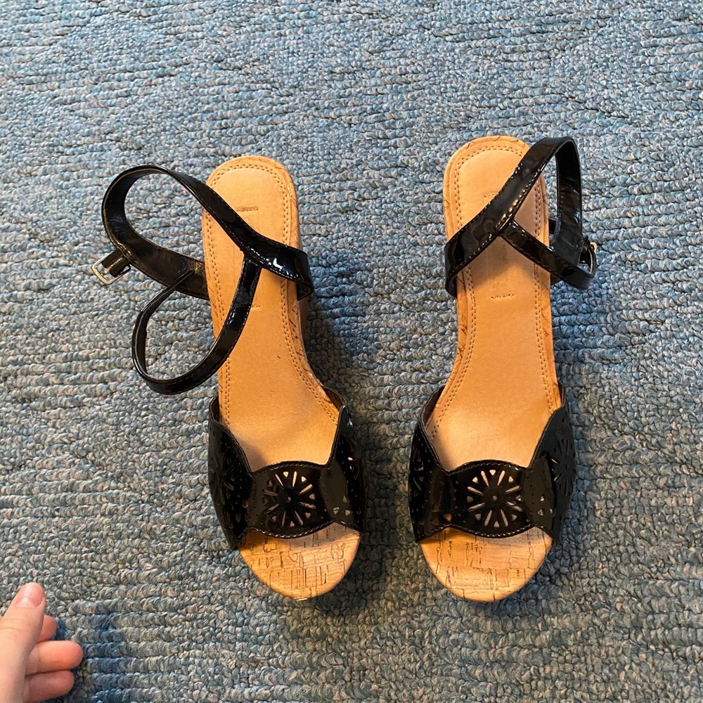 American Eagle Black wedges